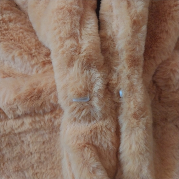 NWT Yellow Gold Faux Fur Teddy Jacket - Picture 6 of 6